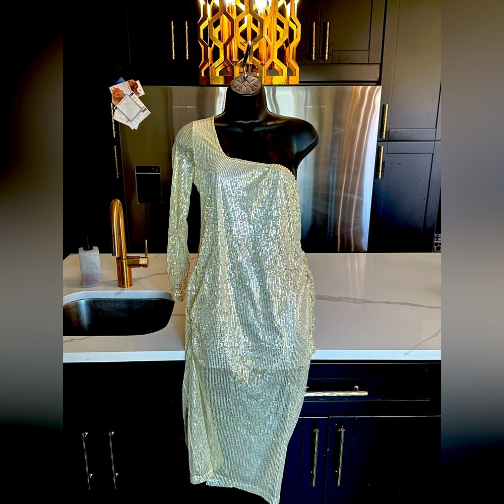 Gold Sequin Dress (medium)